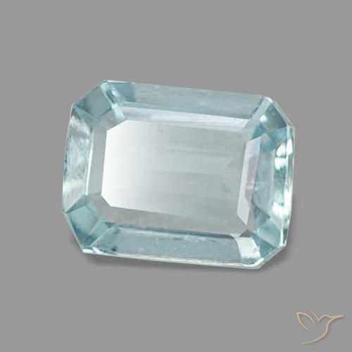 1.28カラットの天然濃いアクアブルーアクアマリン（7.9×6 mm・エメラルドカット）