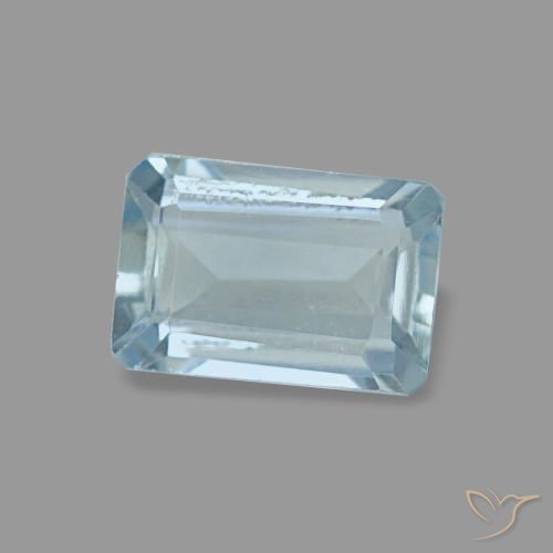 0.54カラットの天然薄いブルーグリーンアクアマリン（6.1×4.1 mm・エメラルドカット）
