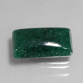 9.45カラットの天然グリーンアベンチュリン（17.6×9.7 mm・透明）