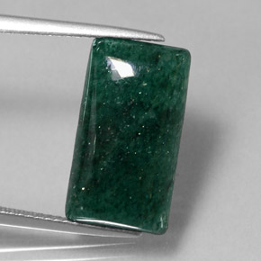 9.45カラットの天然グリーンアベンチュリン（17.6×9.7 mm・透明）