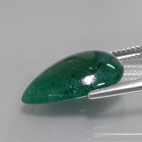 7.95カラットの天然グリーンアベンチュリン（18.6×13.5 mm・洋梨の形）