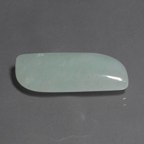 13.75カラットの天然鮮やかなグリーンアベンチュリン（26.5×11.7 mm・ファンシーシェイプ）
