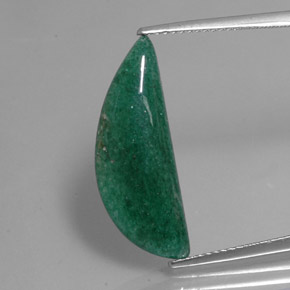 6.85カラットの天然グリーンアベンチュリン（24.5×8.7 mm・ファンシーシェイプ）
