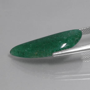 6.85カラットの天然グリーンアベンチュリン（24.5×8.7 mm・ファンシーシェイプ）