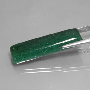 16.88カラットの天然グリーンアベンチュリン（31.3×9.9 mm・バゲット）