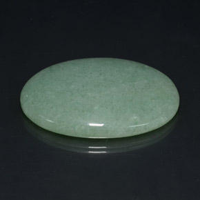 102.50カラットの天然グリーンアベンチュリン（48.9×35.1 mm・オーバルカット）
