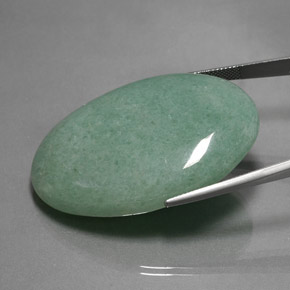 112.70カラットの天然グリーンアベンチュリン（47.3×33 mm・オーバルカット）