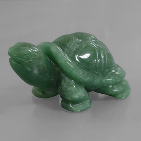 484.53カラットの天然グリーンアベンチュリン（64.3×39.8 mm・ファンシーシェイプ）