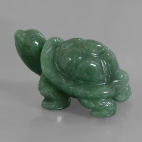 484.53カラットの天然グリーンアベンチュリン（64.3×39.8 mm・ファンシーシェイプ）