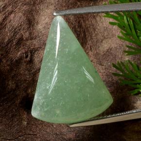 12.64カラットの天然グリーンアベンチュリン、トリリオン、半透明