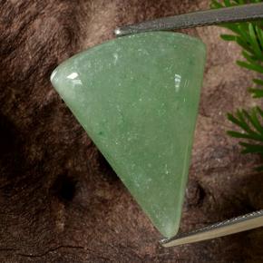 12.64カラットの天然グリーンアベンチュリン、トリリオン、半透明