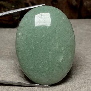 123.68カラットの天然グリーンアベンチュリン（48.4×36.4 mm・オーバルカット）