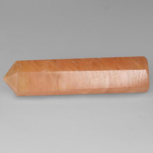 20.50カラットの天然ミディアム薄いオレンジアベンチュリン（34.1×8.7 mm・ファンシーシェイプ）