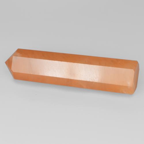 19.94カラットの天然カンタロープオレンジアベンチュリン（35×8.4 mm・ファンシーシェイプ）