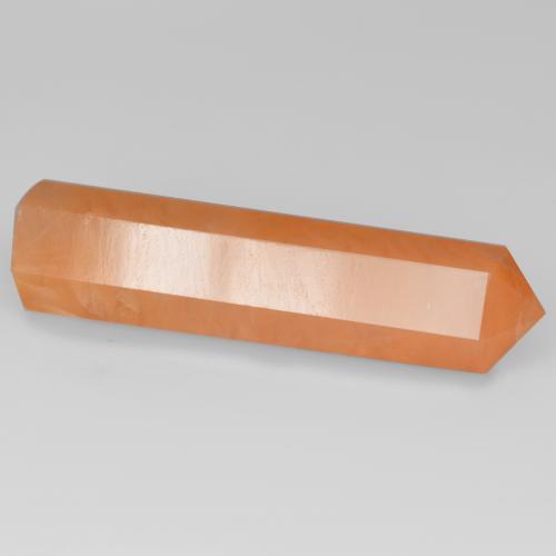 19.94カラットの天然カンタロープオレンジアベンチュリン（35×8.4 mm・ファンシーシェイプ）