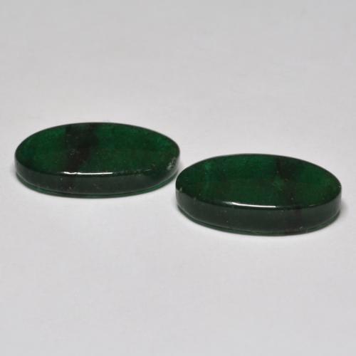 13.04カラットの天然ダークグリーンアベンチュリン（16.4×10.8 mm・オーバルカット）