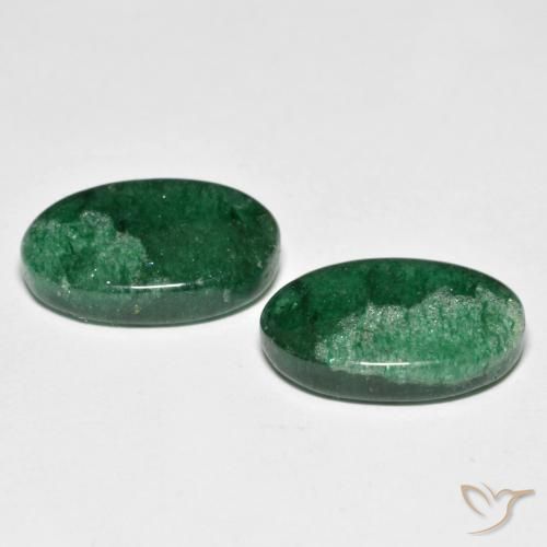 Shop natural 13.15ct ミディアムグリーン アベンチュリン gems, 楕円形, from ブラジル at GemSelect. In stock, global shipping!