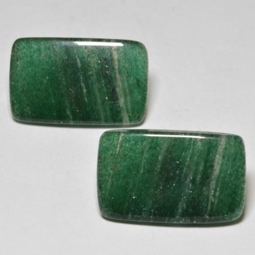 16.97カラットの天然ダークグリーンアベンチュリン（18.2×11.2 mm・バゲット）
