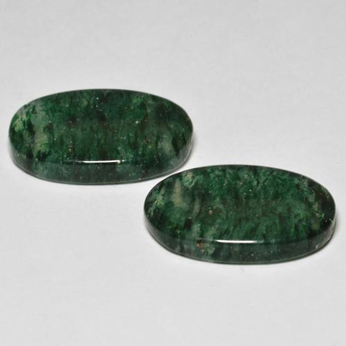 16.27カラットの天然ダークグリーンアベンチュリン（18.4×11.8 mm・オーバルカット）