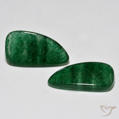 Shop natural 14.53ct 鮮やかなグリーン アベンチュリン gems, ファンシー, from ブラジル at GemSelect. In stock, global shipping!