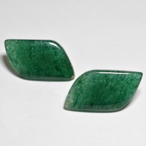 15.80カラットの天然マルチカラーグリーンアベンチュリン（19.8×10.5 mm・ファンシーシェイプ）