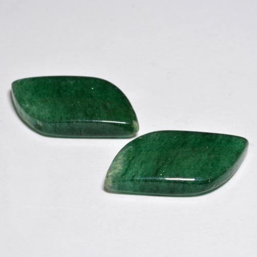 15.80カラットの天然マルチカラーグリーンアベンチュリン（19.8×10.5 mm・ファンシーシェイプ）