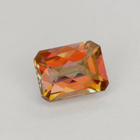 1.86カラットの天然マルチカラーアゾティックトパーズ（8.1×6.1 mm・エメラルドカット）