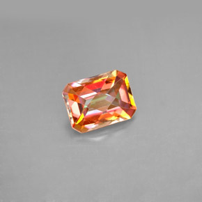 1.85カラットの天然マルチカラーアゾティックトパーズ（8×6 mm・エメラルドカット）