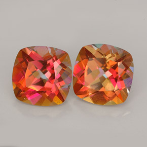 カラットの天然マルチカラーアゾティックトパーズ（8.1×8.1 mm・クッションカット）