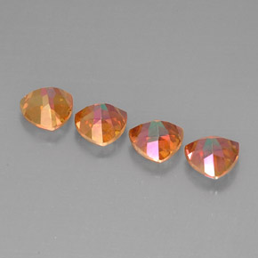 カラットの天然トップレインボーアゾティックトパーズ（7.1×7.1 mm・トリリアント）