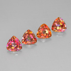 カラットの天然トップレインボーアゾティックトパーズ（7×7 mm・トリリアント）