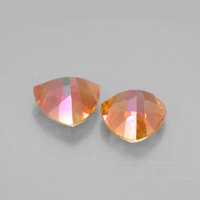 カラットの天然トップレインボーアゾティックトパーズ（7.1×7.1 mm・トリリアント）