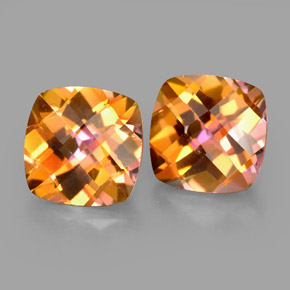 カラットの天然トップレインボーアゾティックトパーズ（8×8 mm・クッションカット）