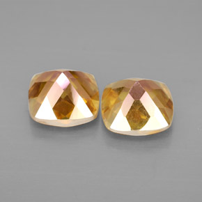 カラットの天然トップレインボーアゾティックトパーズ（8.1×8 mm・クッションカット）