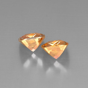 カラットの天然トップレインボーアゾティックトパーズ（8.1×8 mm・クッションカット）