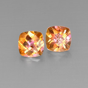 カラットの天然トップレインボーアゾティックトパーズ（8×8 mm・クッションカット）