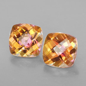 カラットの天然トップレインボーアゾティックトパーズ（8.1×8.1 mm・クッションカット）