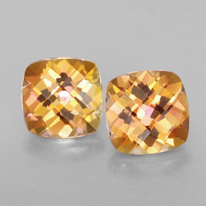 カラットの天然トップレインボーアゾティックトパーズ（8.1×8.1 mm・クッションカット）