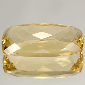 4.87カラットの天然ゴールデンイエローベリル（15.4×7.8 mm・クッションカット）