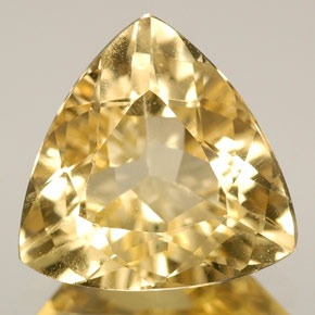 2.71カラットの天然ゴールデンイエローベリル（10.2×10 mm・トリリアント）