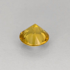 0.62カラットの天然ゴールデンイエローベリル（5.85 mm・ラウンドカット）