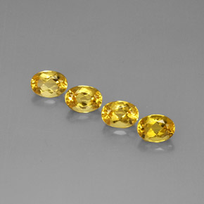 カラットの天然ゴールデンイエローベリル（7×5.1 mm・オーバルカット）