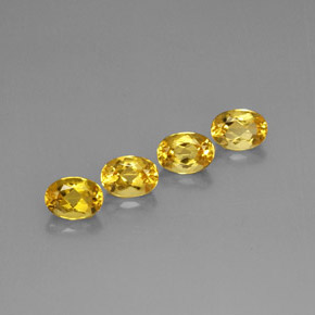 カラットの天然ゴールデンイエローベリル（7×5.1 mm・オーバルカット）