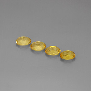 カラットの天然ゴールデンイエローベリル（7×5.1 mm・オーバルカット）