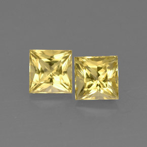 カラットの天然ゴールデンイエローベリル（4.8×4.7 mm・四角）