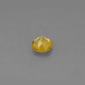 0.45カラットの天然ゴールデンイエローベリル（5.04 mm・ラウンドカット）