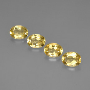 カラットの天然ゴールデンイエローベリル（8×6 mm・オーバルカット）