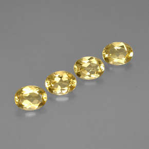 カラットの天然ゴールデンイエローベリル（8×6 mm・オーバルカット）