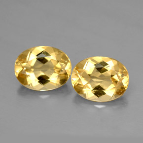 カラットの天然ゴールデンイエローベリル（9.1×7.1 mm・オーバルカット）