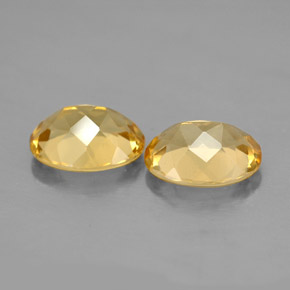 カラットの天然ゴールデンイエローベリル（9.1×7.1 mm・オーバルカット）